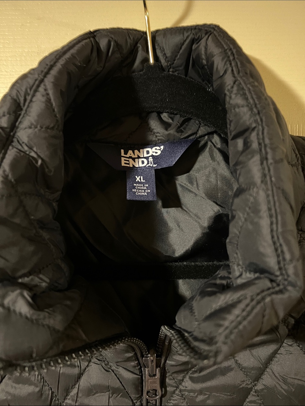 Lands' End Quilted Black Women's Sleeveless Zip Vest size XL - Picture 2 of 6